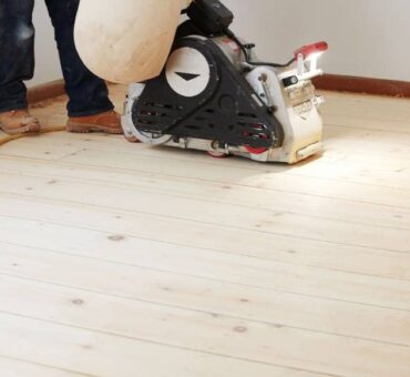 DIY vs. Professional Hardwood Floor Refinishing